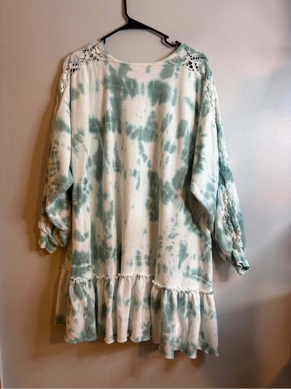 Relaxed Tie-Dye Ruffle Hem Tunic in Sage